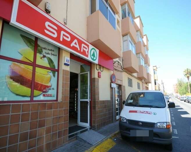 Establecimiento Spar de la calle de Roque del Este/TA.